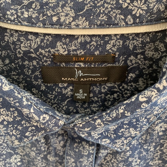 Beautiful Casual Button Down Shirt - Picture 3 of 3